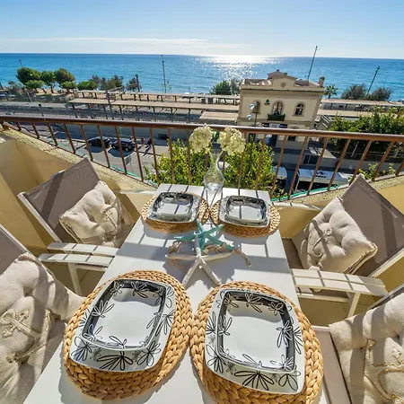 Homeholidaysrentals Bluemar-costa Barcelona Apartment